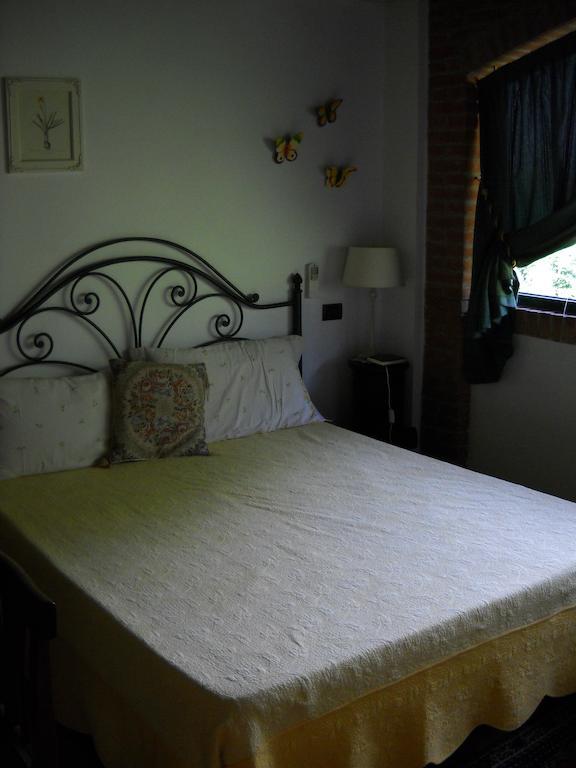 Agriturismo Maiocchi Villa Borgarello Habitación foto